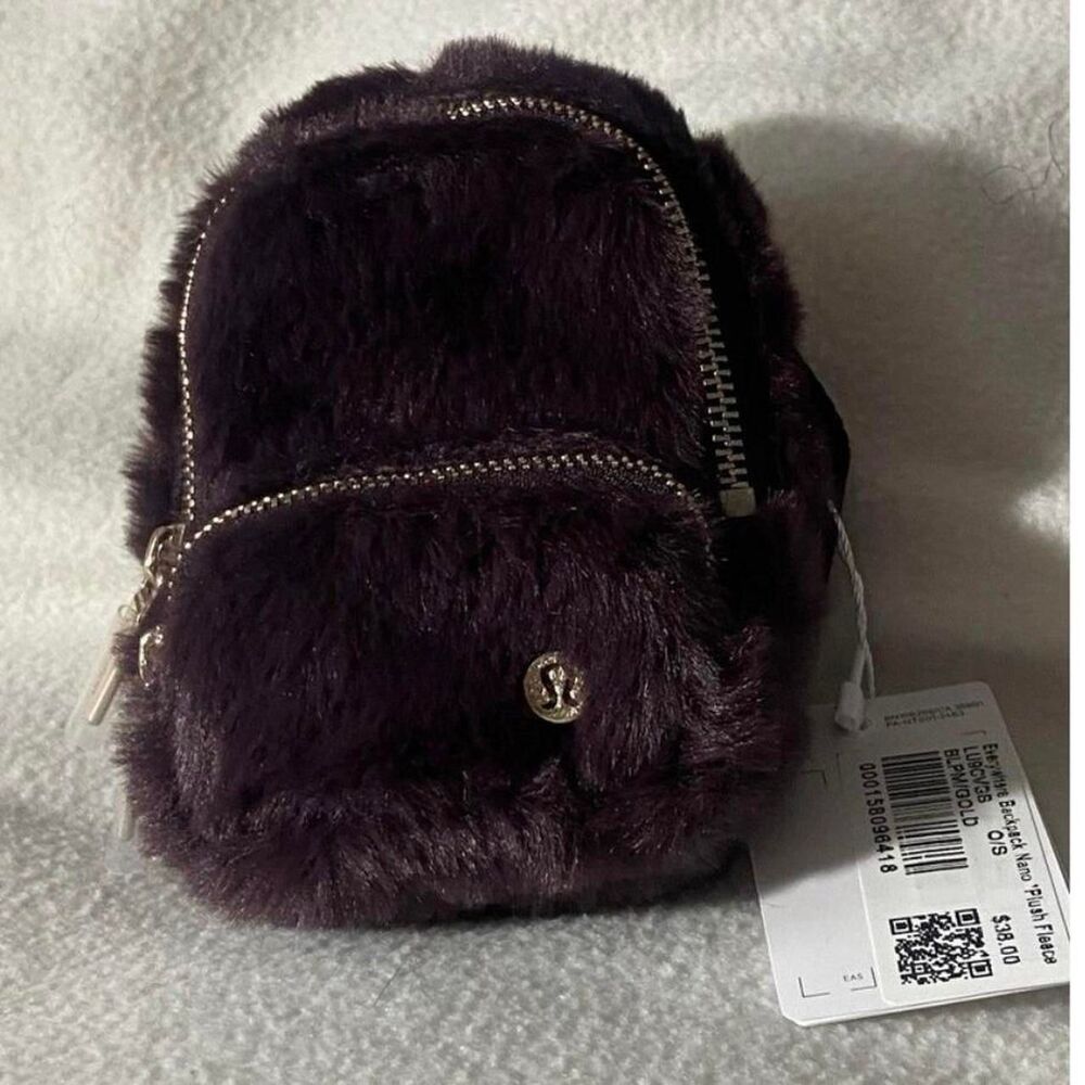 Lululemon Women's Purple and Burgundy Bag